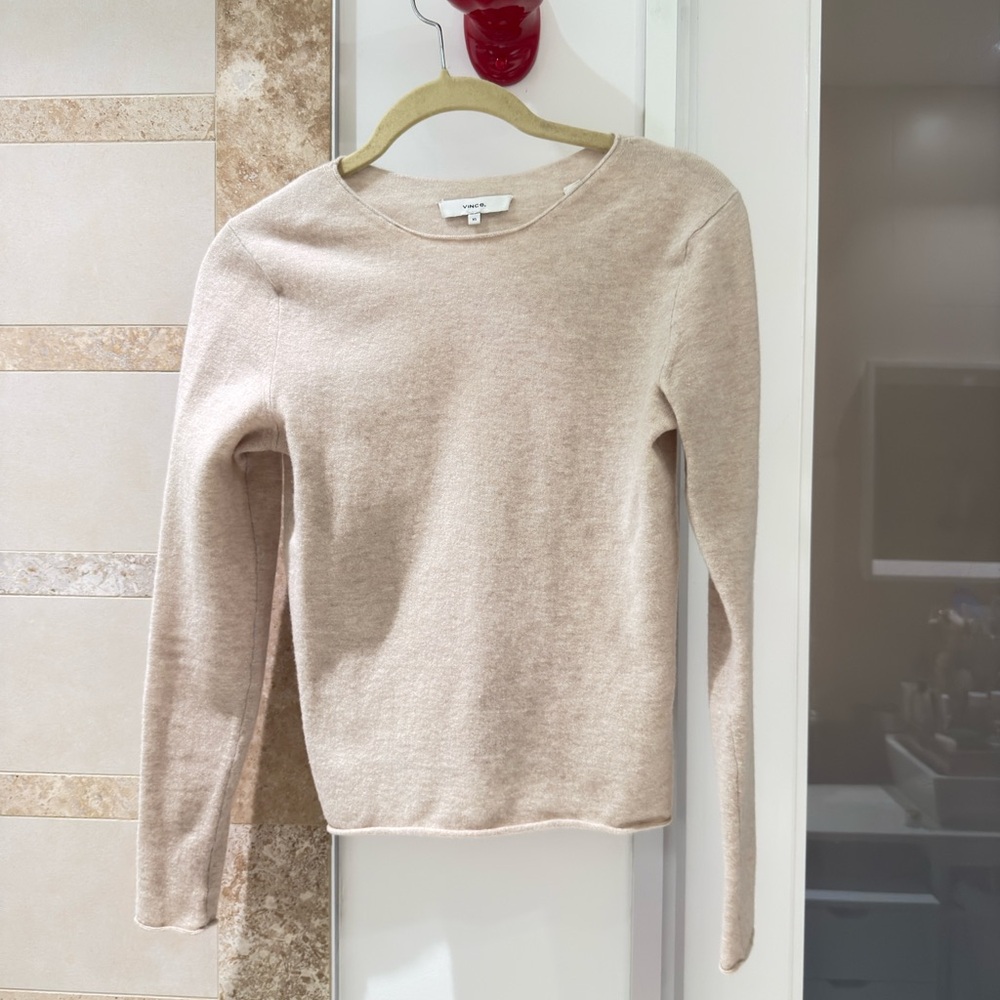 Vince Classic Cream Long Sleeve Cashmere Top - XS